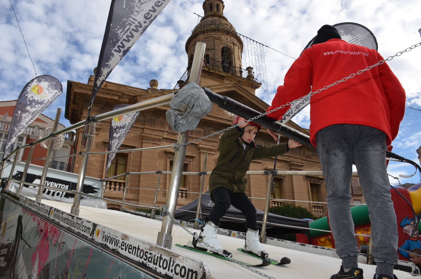 Fotos: Abierto el mercado navideño de Calahorra