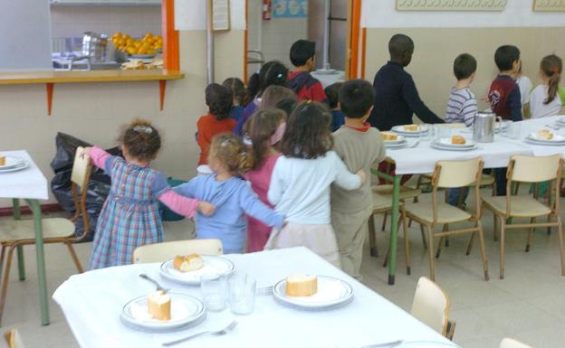 FAPA denuncia que los alumnos de los comedores escolares están «mal alimentados» y «pasan hambre»