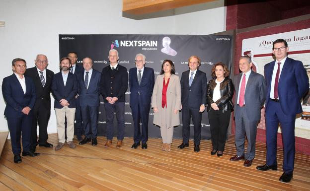 Juanjo Amorín (UNIR), el consejero de Educación Pedro Uruñuela, Mario Carabaño (Grant Thornton), Félix Alonso (director de FP), José Manuel Bar (secretario de Estado de Educación), el alcalde Pablo Hermoso de Mendoza, Francisco Achiaga (presidente de Nueva Rioja), la presidenta Concha Andreu, Ignacio Ybarra (presidente de Vocento), Beatriz Arraiz (delegada de Gobierno), el consejero de Hacienda Celso González y Goyo Ezama (director general de Diario LA RIOJA).