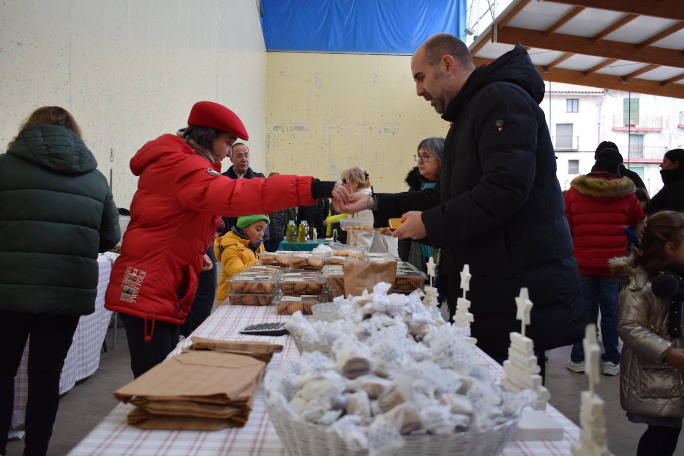 Fotos: Jornada de mercado y visitas al belén, en Sorzano