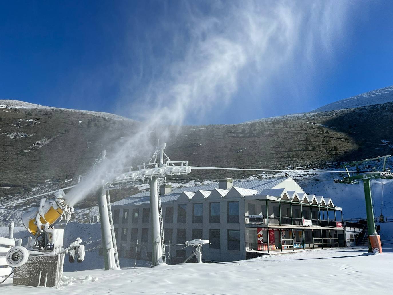 Fotos: Valdezcaray, a la espera de tener más nieve