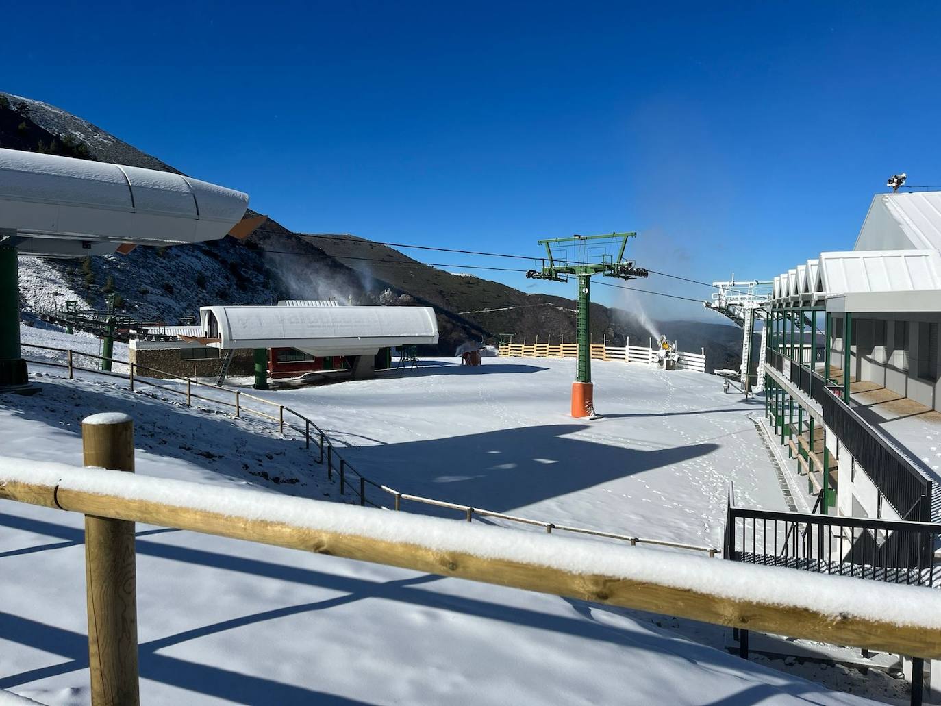 Fotos: Valdezcaray, a la espera de tener más nieve