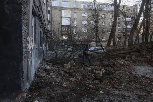 Fotos: Ucrania bombardea un mercado en Donetsk