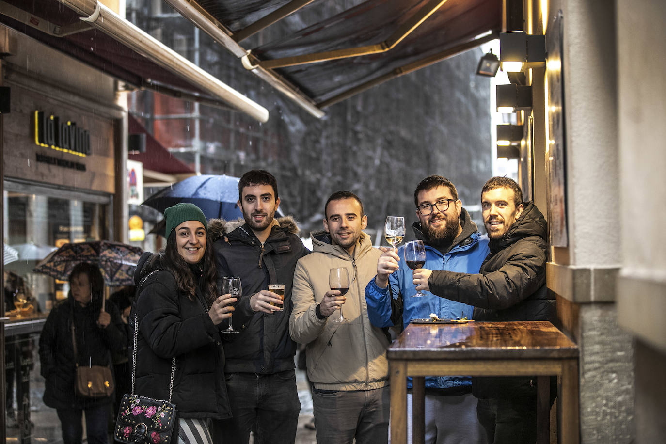 Fotos: El turismo del puente en Logroño