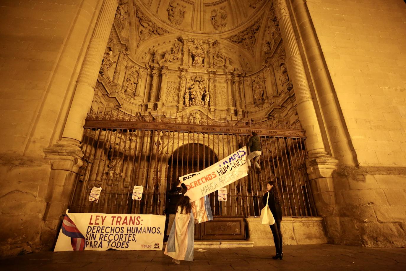 Fotos: Gylda y Marea Arcoíris reclaman con una protesta en Logroño una ley trans «sin recortes»