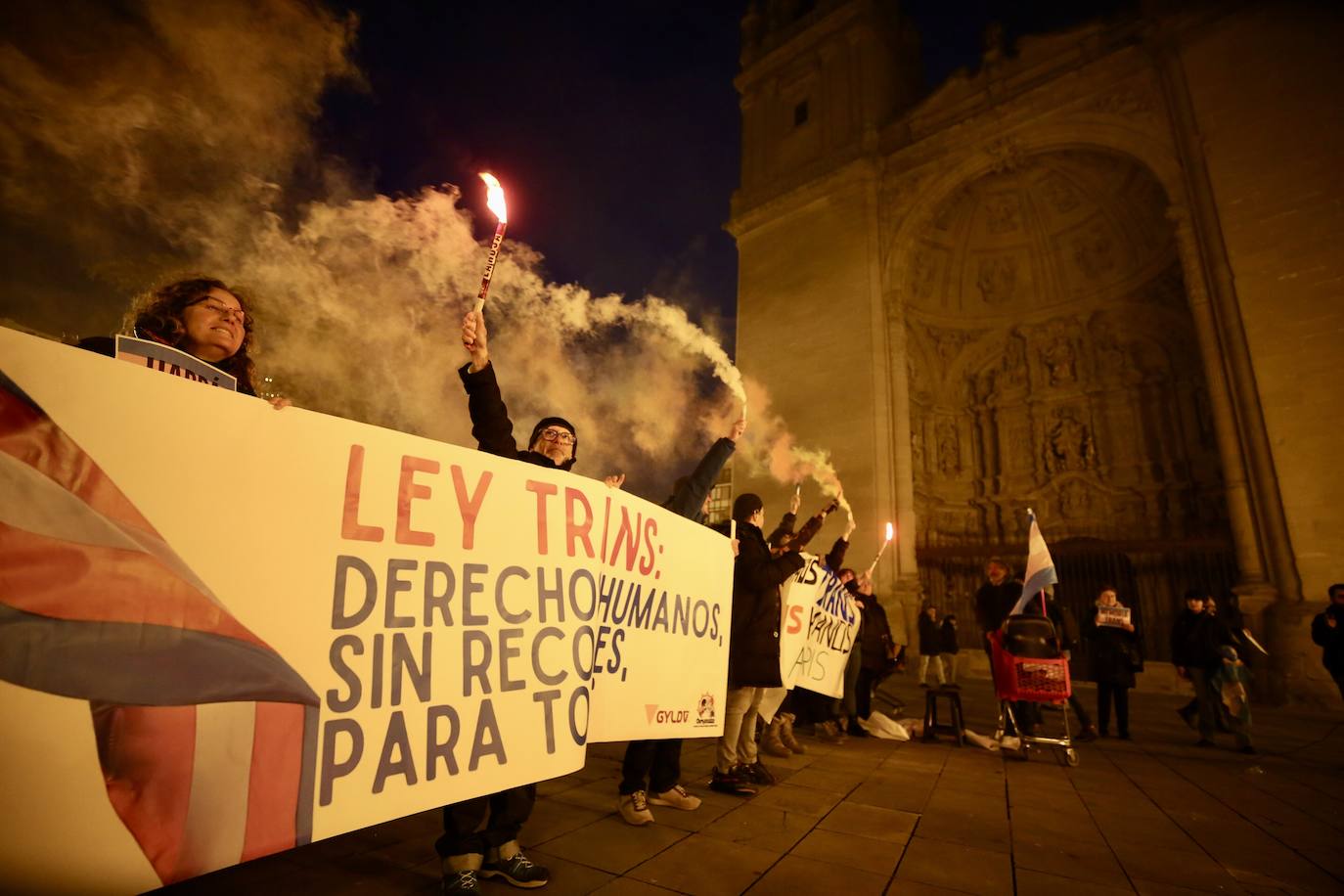 Fotos: Gylda y Marea Arcoíris reclaman con una protesta en Logroño una ley trans «sin recortes»