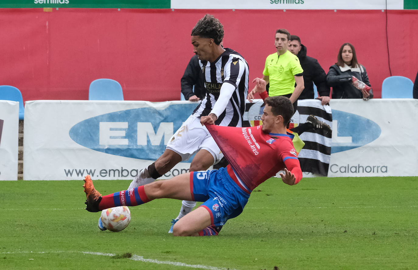 Fotos: El Calahorra empata con el Castellón