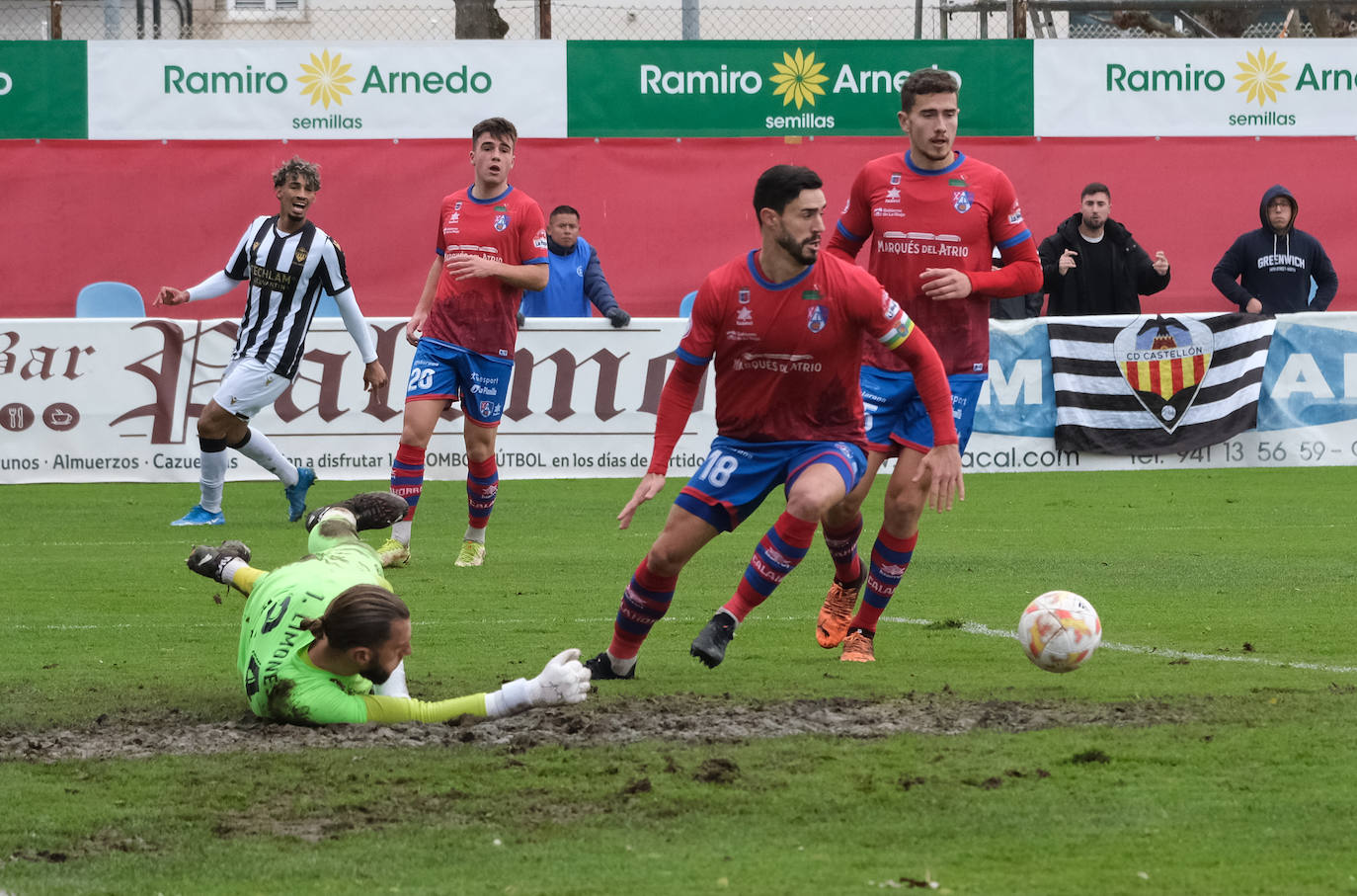 Fotos: El Calahorra empata con el Castellón
