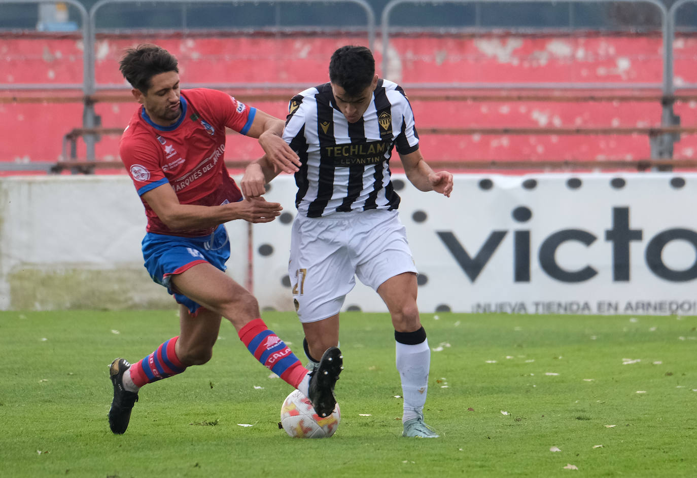 Fotos: El Calahorra empata con el Castellón