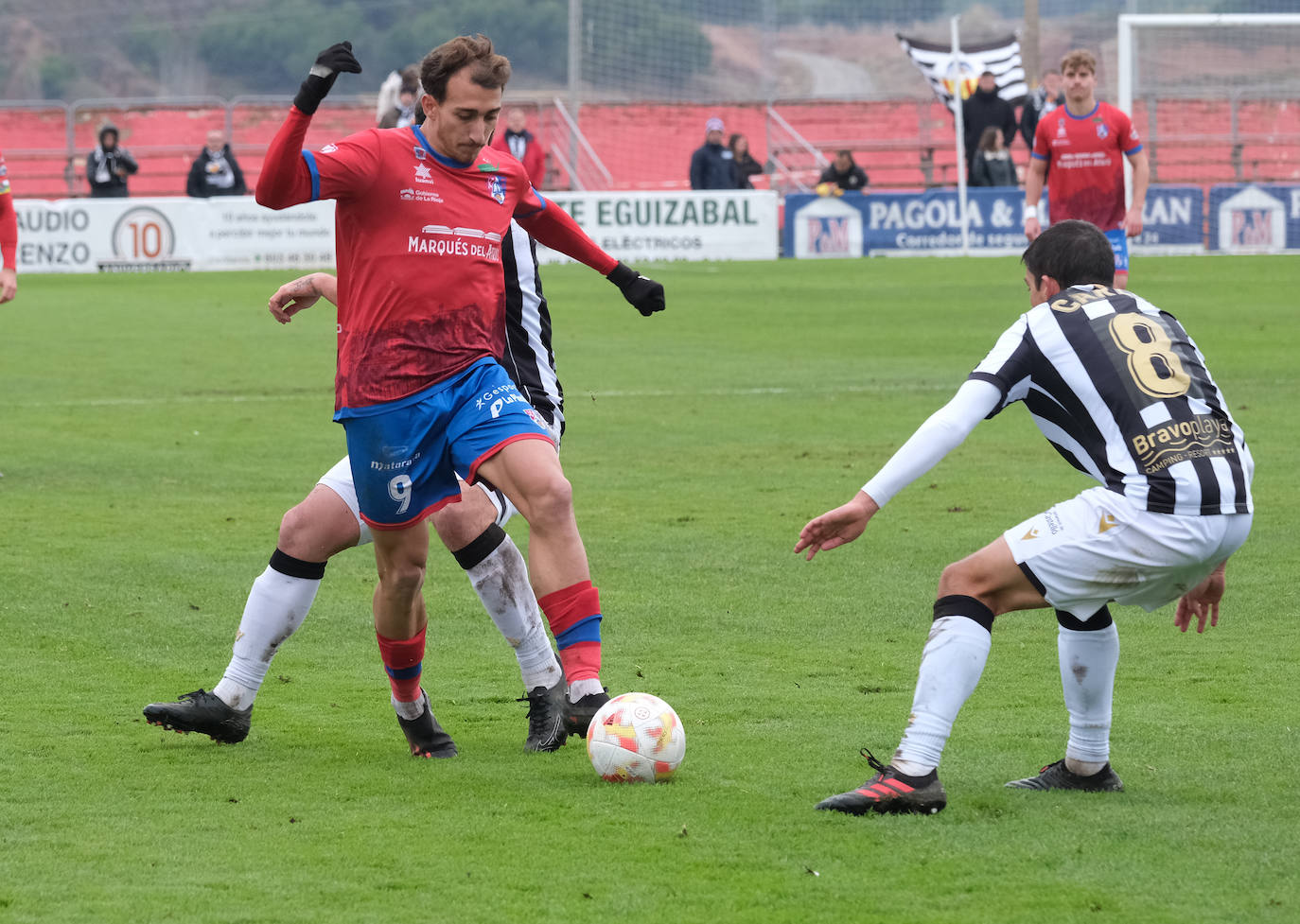 Fotos: El Calahorra empata con el Castellón