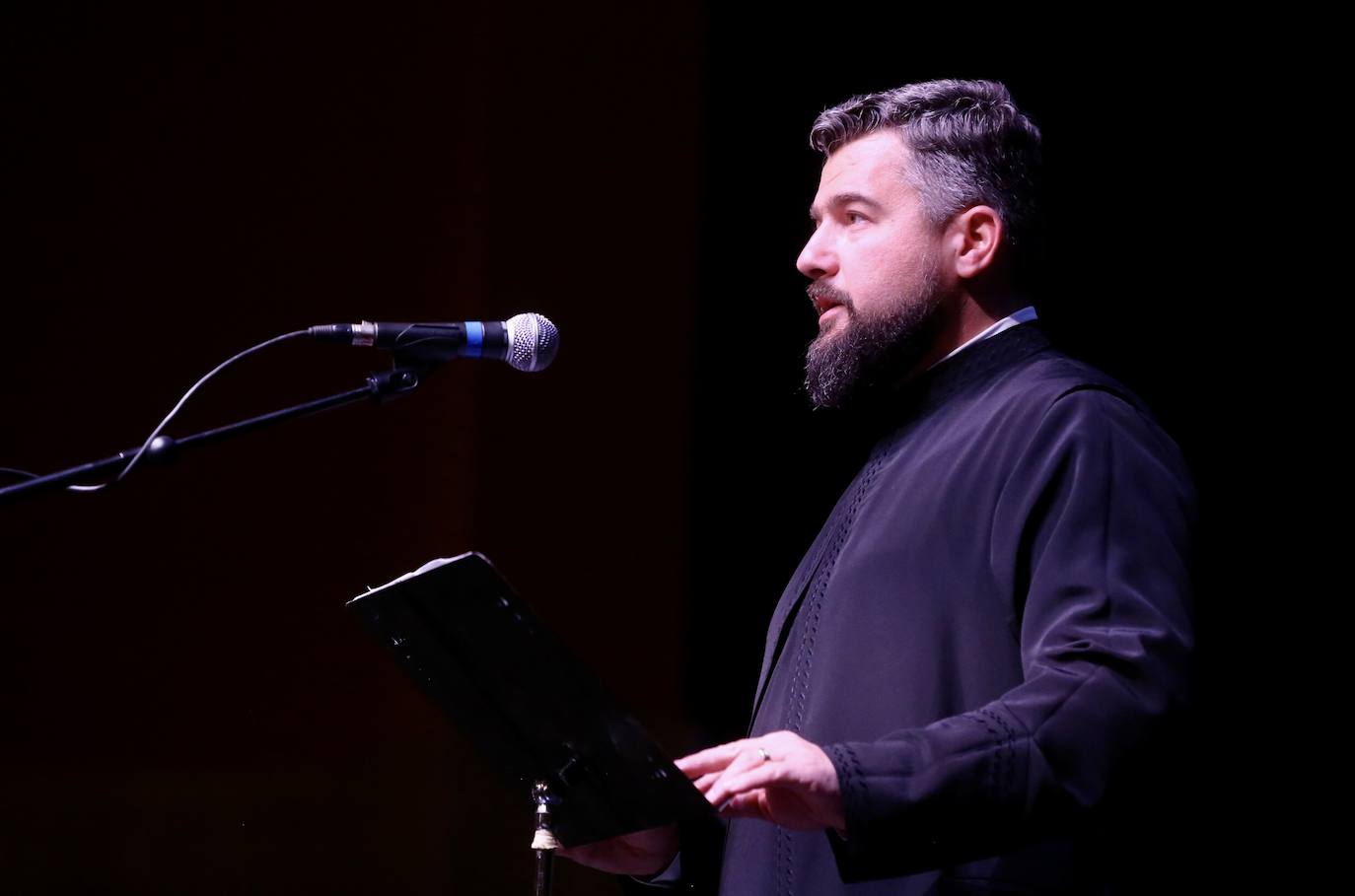 Fotos: Grupos de las parroquias ortodoxas rumanas cantaron en el auditorio de Logroño villancicos populares