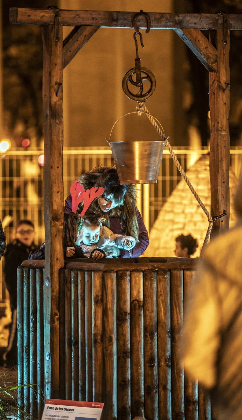 Fotos: Una visita nocturna al belén de Logroño