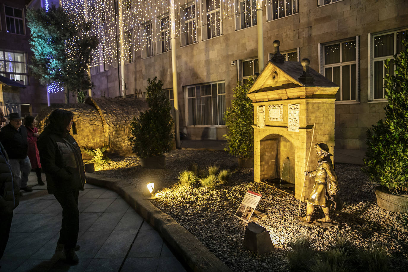 Fotos: Una visita nocturna al belén de Logroño