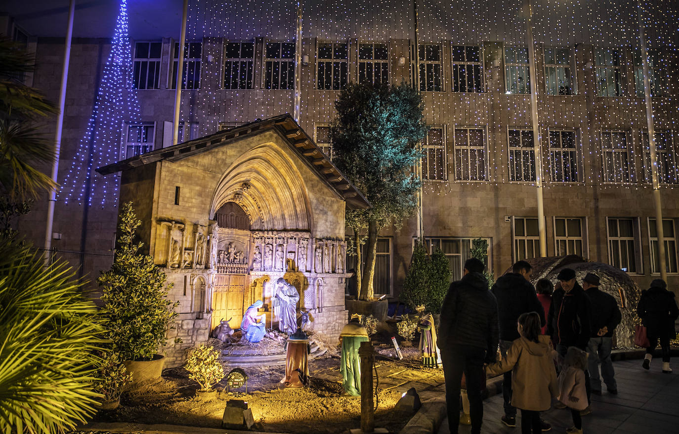 Fotos: Una visita nocturna al belén de Logroño