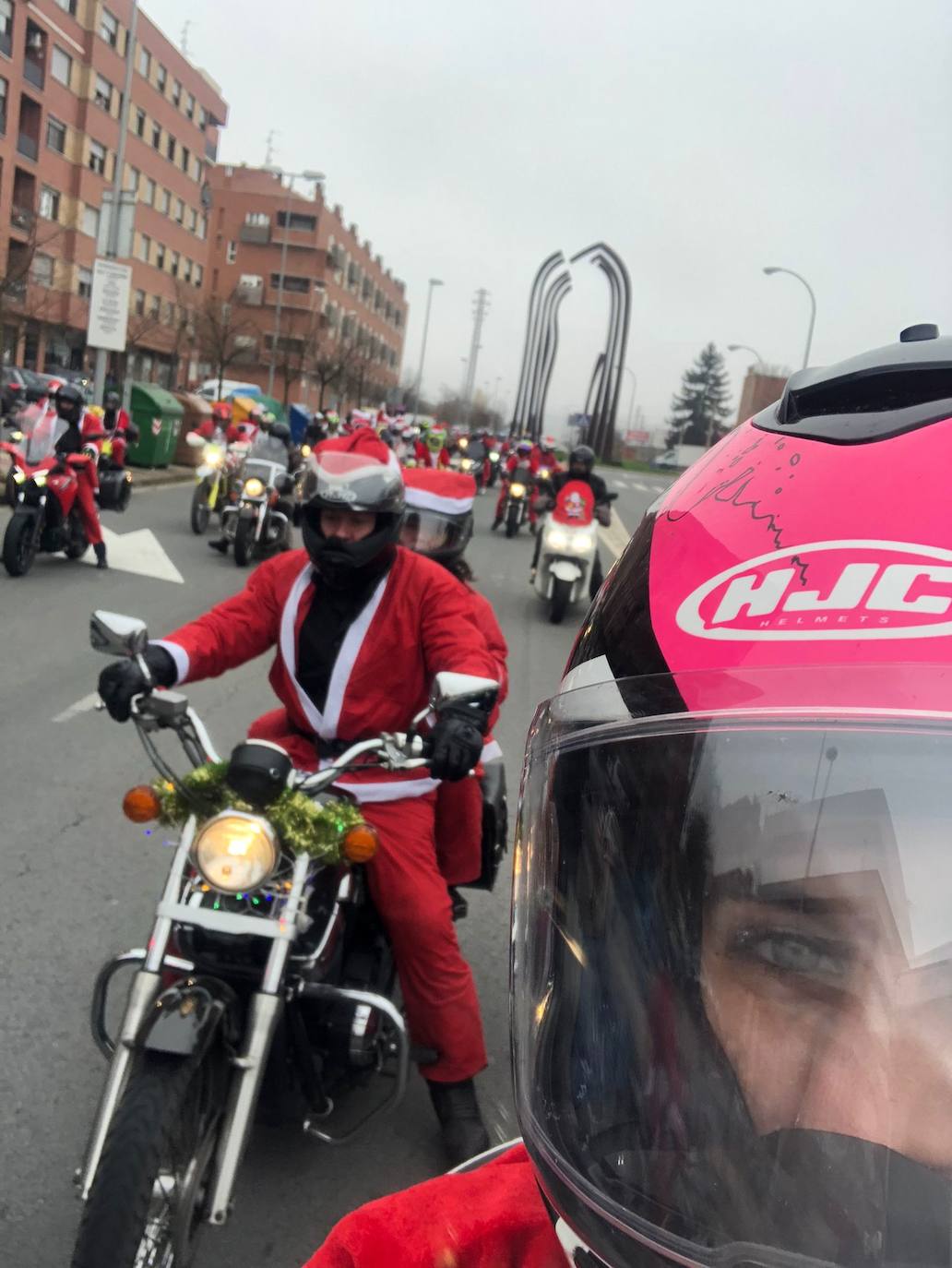 Fotos: Imagen de la Papanoelada organizada por la Asociación Motorista Correcaminos