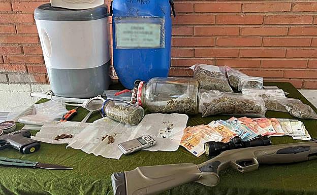 Imagen principal - Detenidos dos hombres y desmantelado un laboratorio y punto de venta de droga en Alesanco