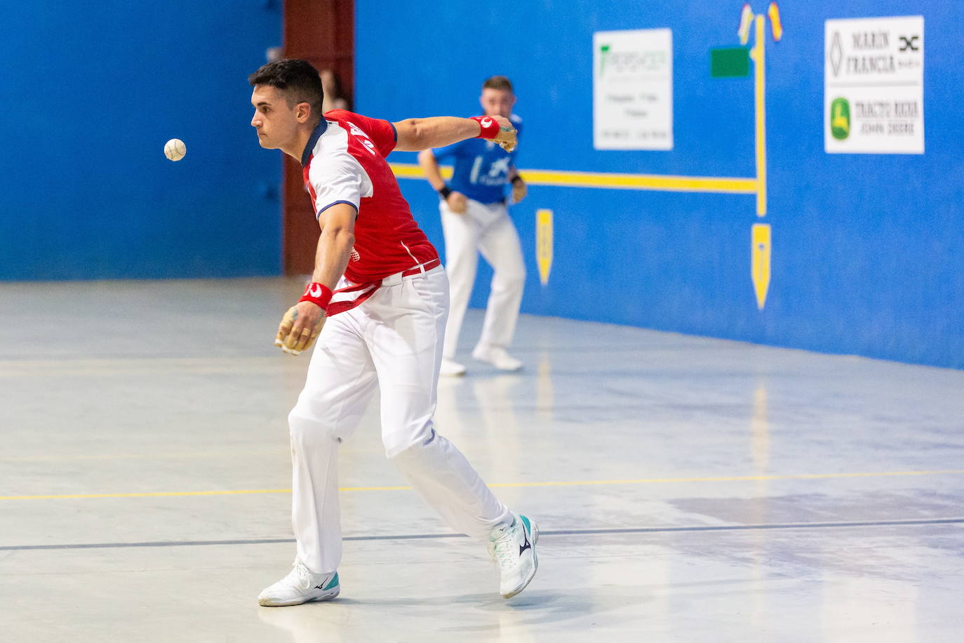 Víctor, durante un partido en Arenzana. 