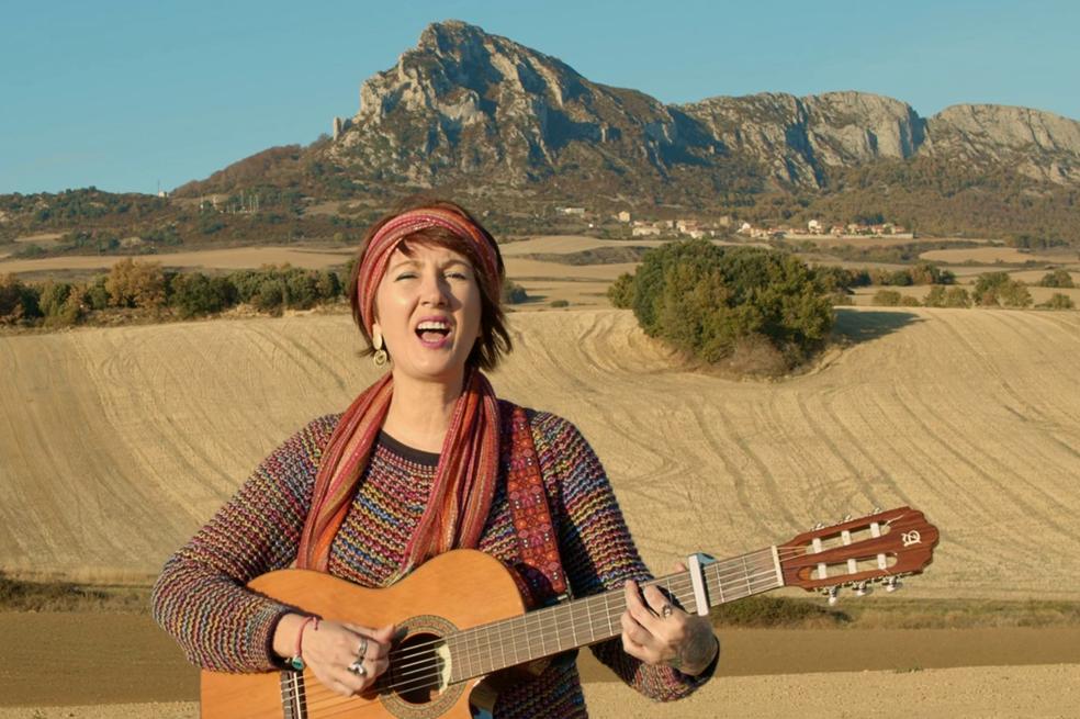 María Rodríguez, durante el rodaje del videoclip 'Por buscarte'. 