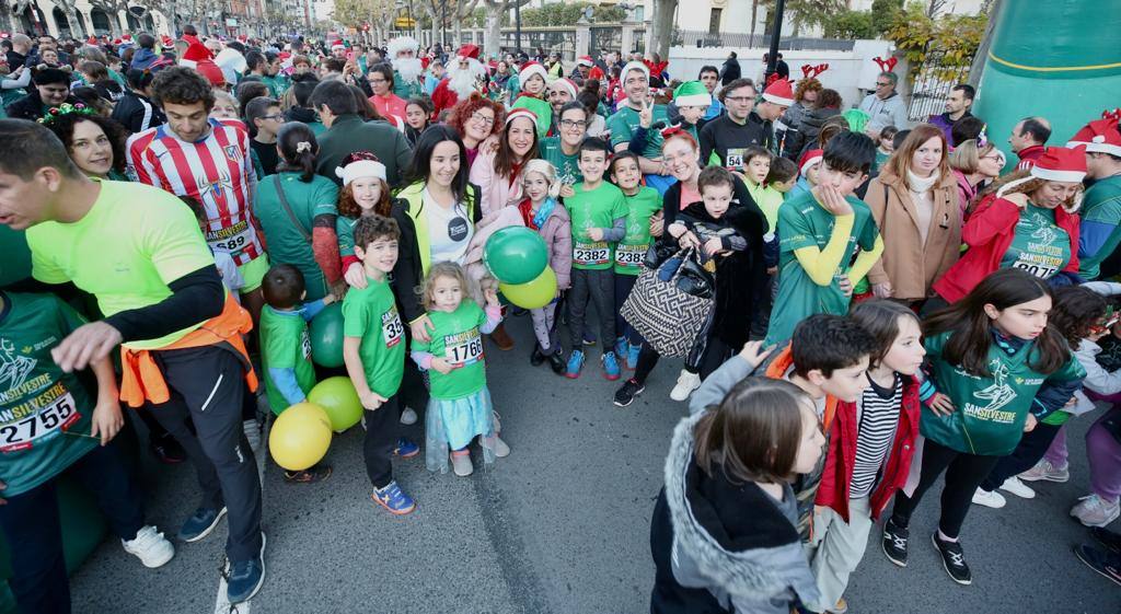 Fotos: Disfraces y buen humor para la mini San Silvestre en Logroño