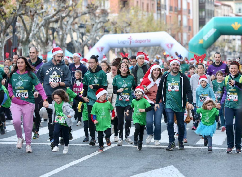 Fotos: Disfraces y buen humor para la mini San Silvestre en Logroño