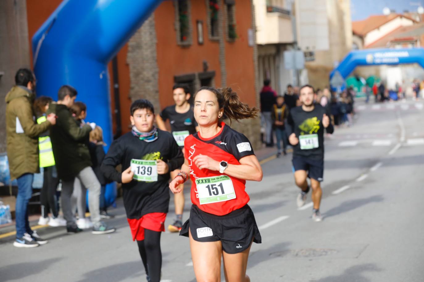 Imagen secundaria 2 - Tres imágenes de la prueba villametrense. 