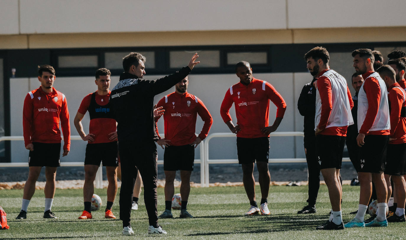 Primeros pases en la nueva ciudad deportiva de la UDL