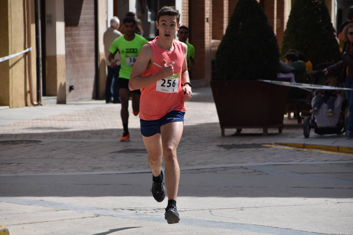 Pérez e Izal ganan en Aldeanueva