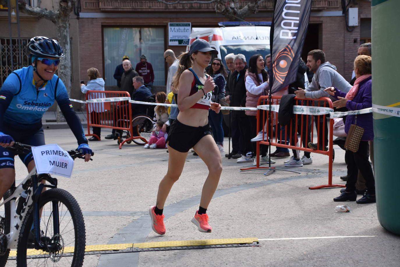 Pérez e Izal ganan en Aldeanueva