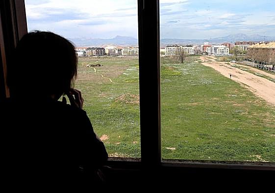 Ramblasque y lo que debería ser la prolongación de la avenida de la Sierra que, aunque sin urbanizar, los vecinos utilizan.