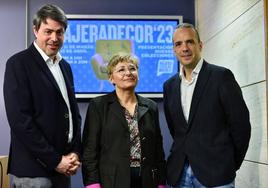 El gerente de ADER, Luis Alonso, junto al alcalde de Nájera, Jonás Olarte, y la presidenta de la Asociación El Mueble de Nájera, Nuria Núñez.