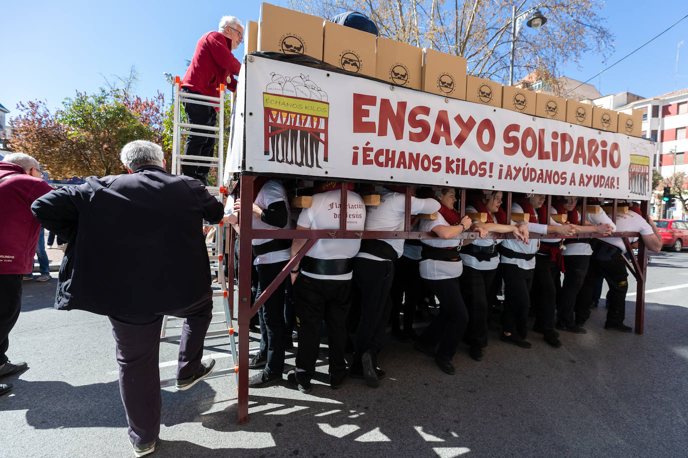 La solidaridad de las cofradías de la Flagelación y Jesús Nazareno