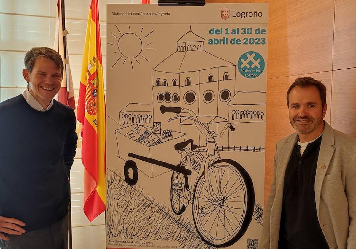 Jaime Caballero, concejal de Desarrollo Urbano Sostenible, e Iñaki Prieto, impulsor de la iniciativa '30 días en bici' en Logroño