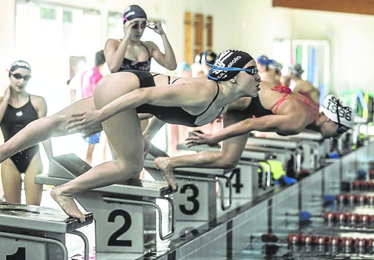 Los entrenamientos por la tarde se extienden desde las 15.45 horas hasta las 19.45 horas entre el agua y el gimnasio.