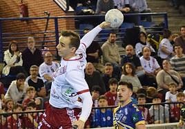 Cadarso prepara el lanzamiento.