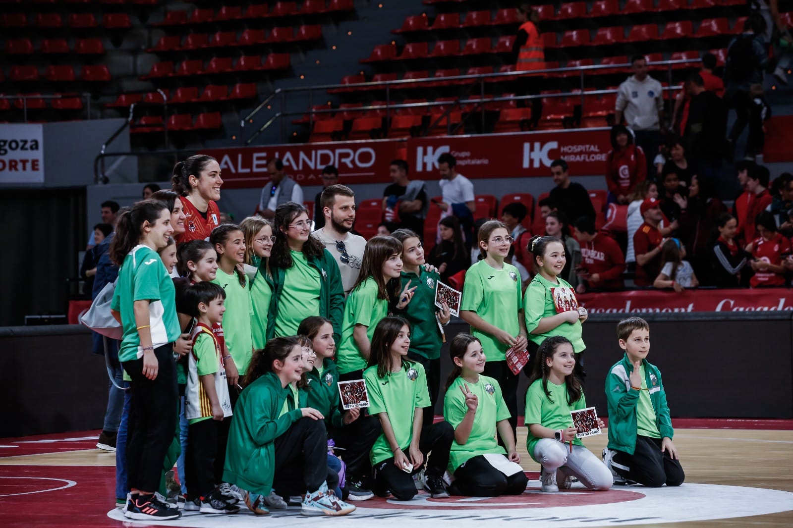 El Casademont Zaragoza invita a las niñas del alevines de Alfaro a un partido