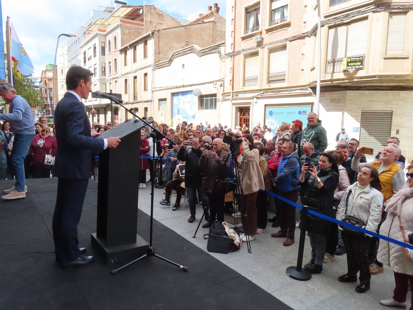 Diego Urdiales deja su huella en el Bulevar del Calzado