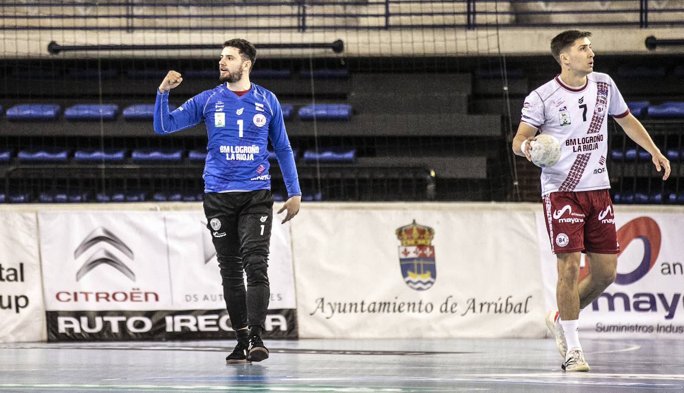 El Logroño continúa en la lucha por Europa tras ganar al Cangas