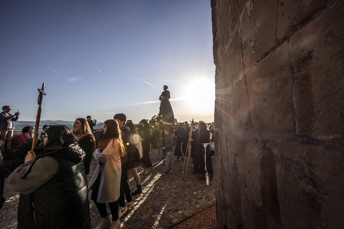 Miles de personas acuden a los Picaos de San Vicente de la Sonsierra