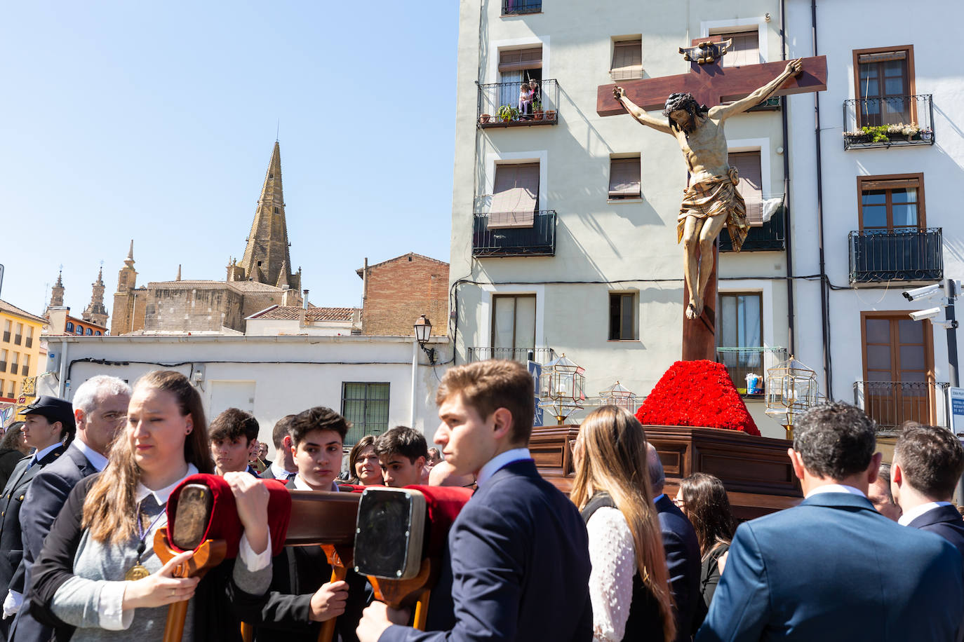 Emoción ante el Santo Cristo de las Ánimas