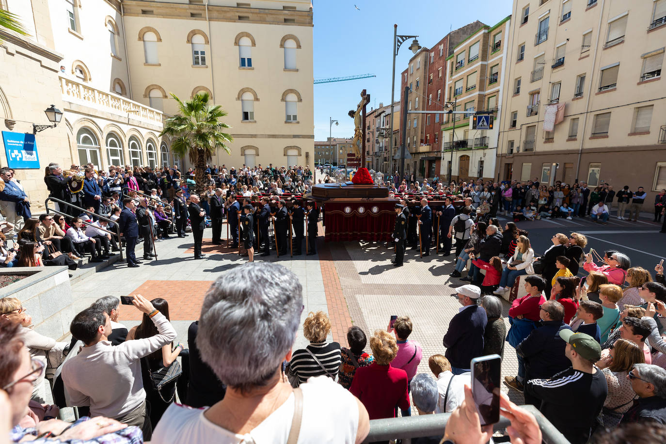 Emoción ante el Santo Cristo de las Ánimas