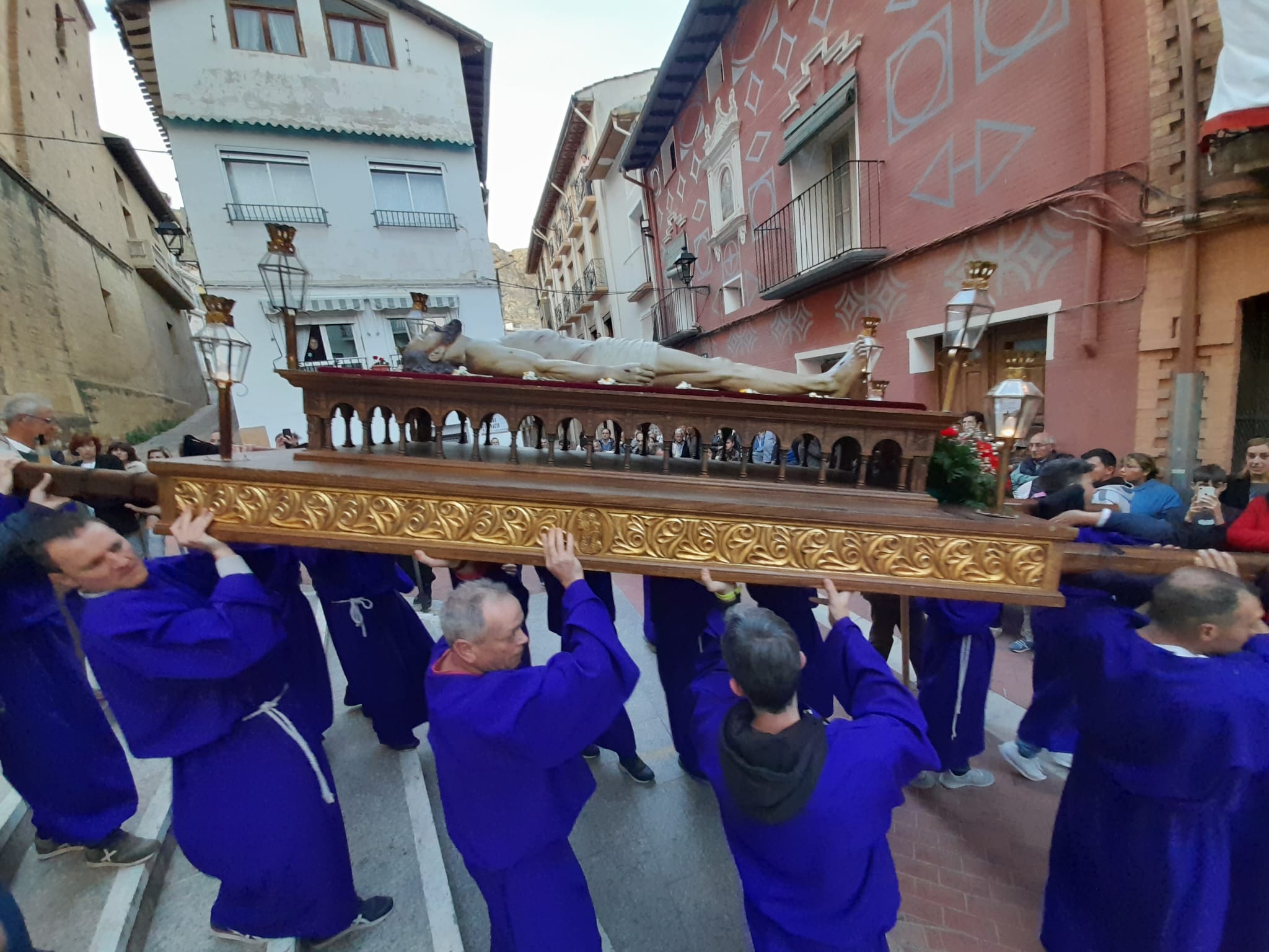 Imagen principal - La procesiones se multiplican en toda La Rioja