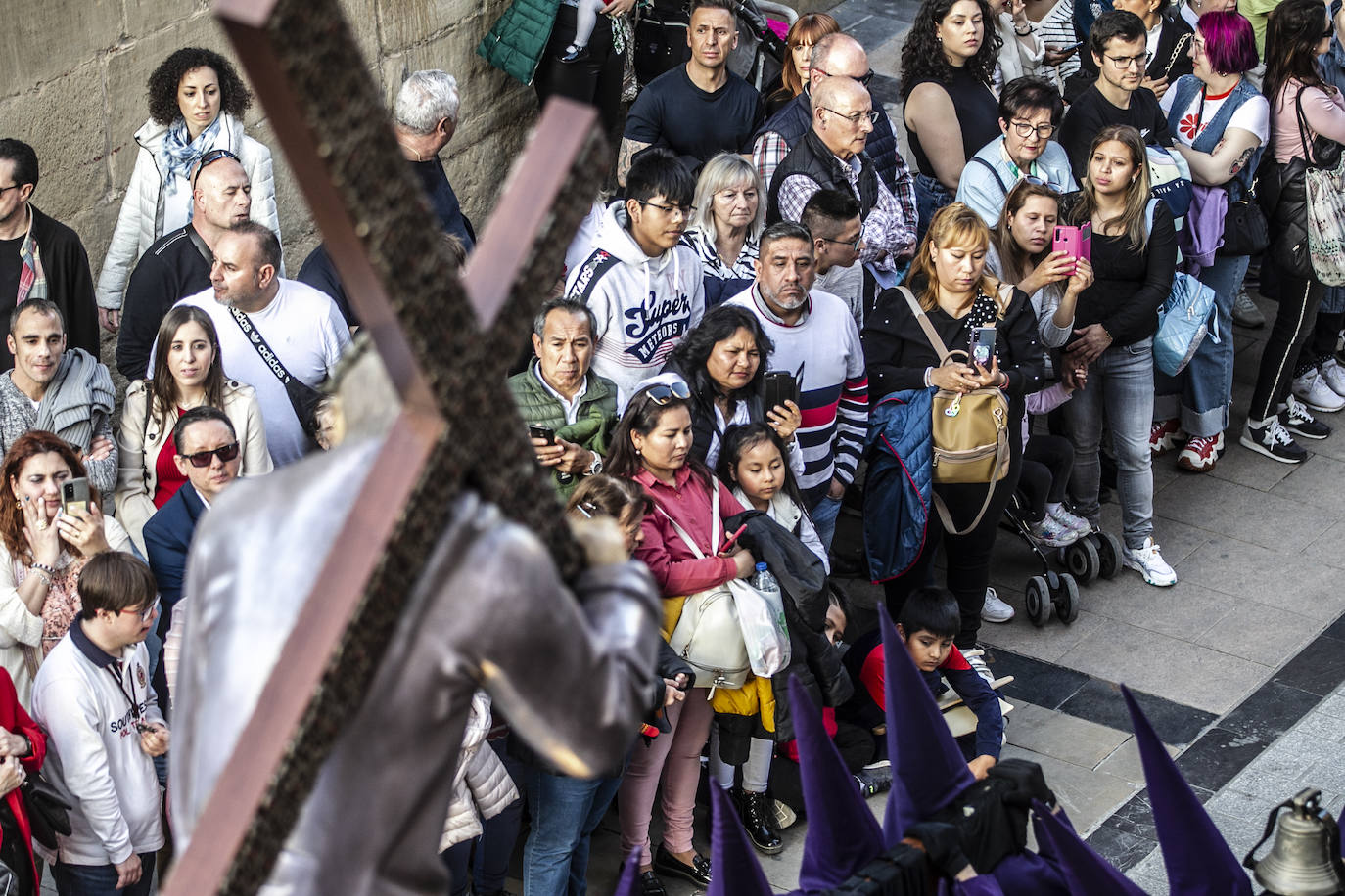 La procesión del Santo Entierro llena Logroño