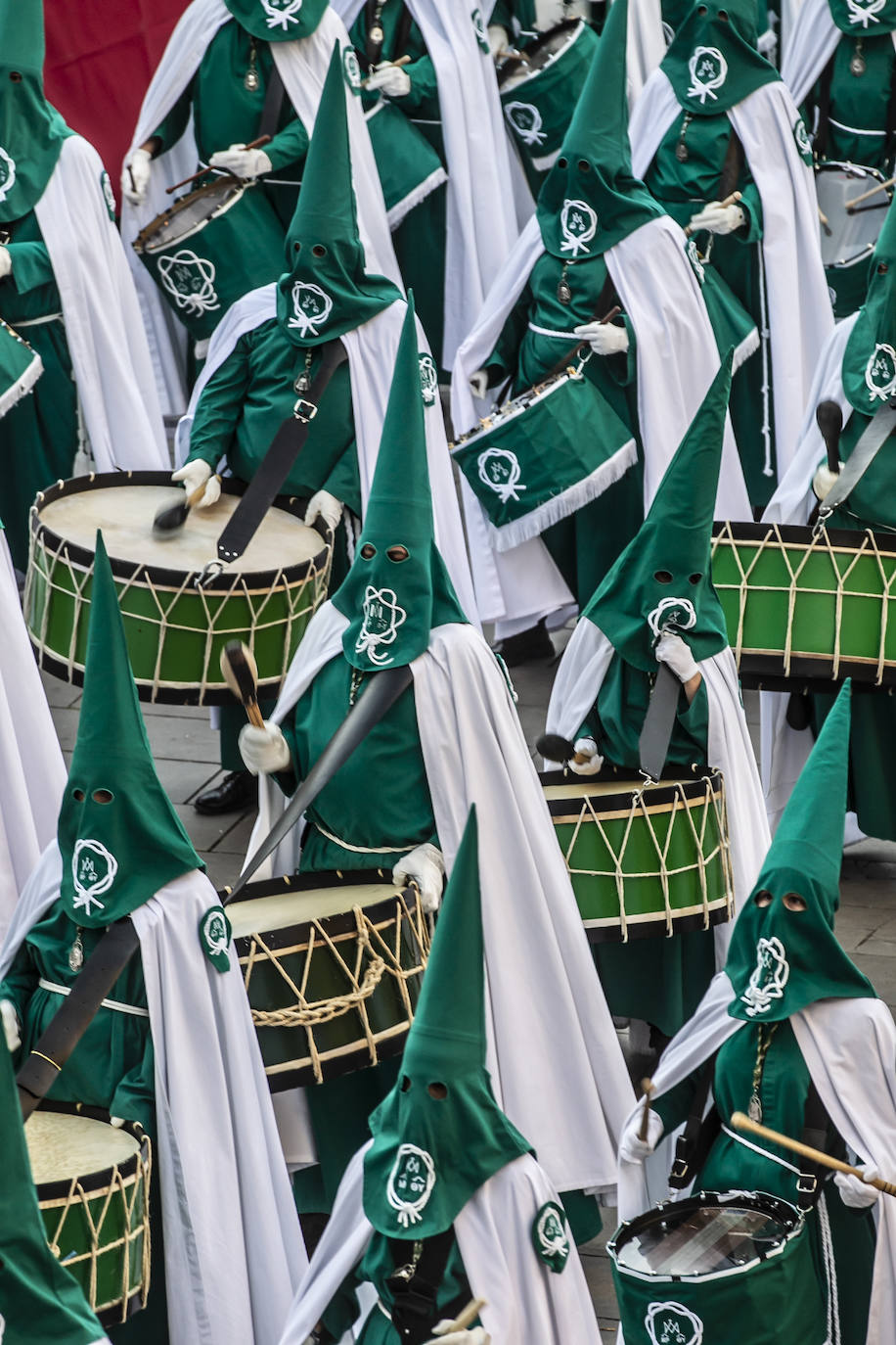 La procesión del Santo Entierro llena Logroño
