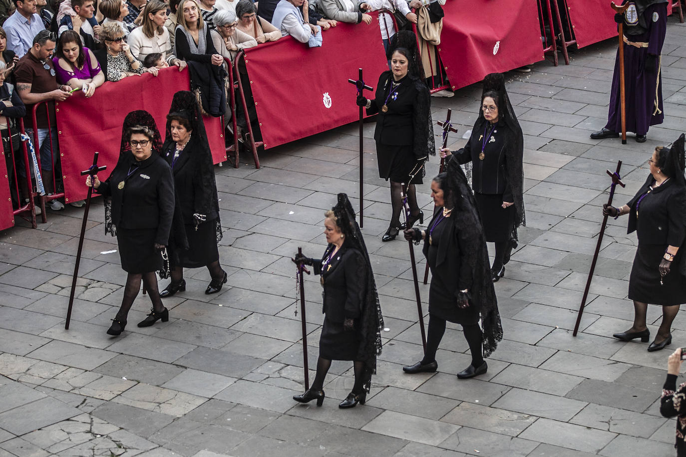 La procesión del Santo Entierro llena Logroño
