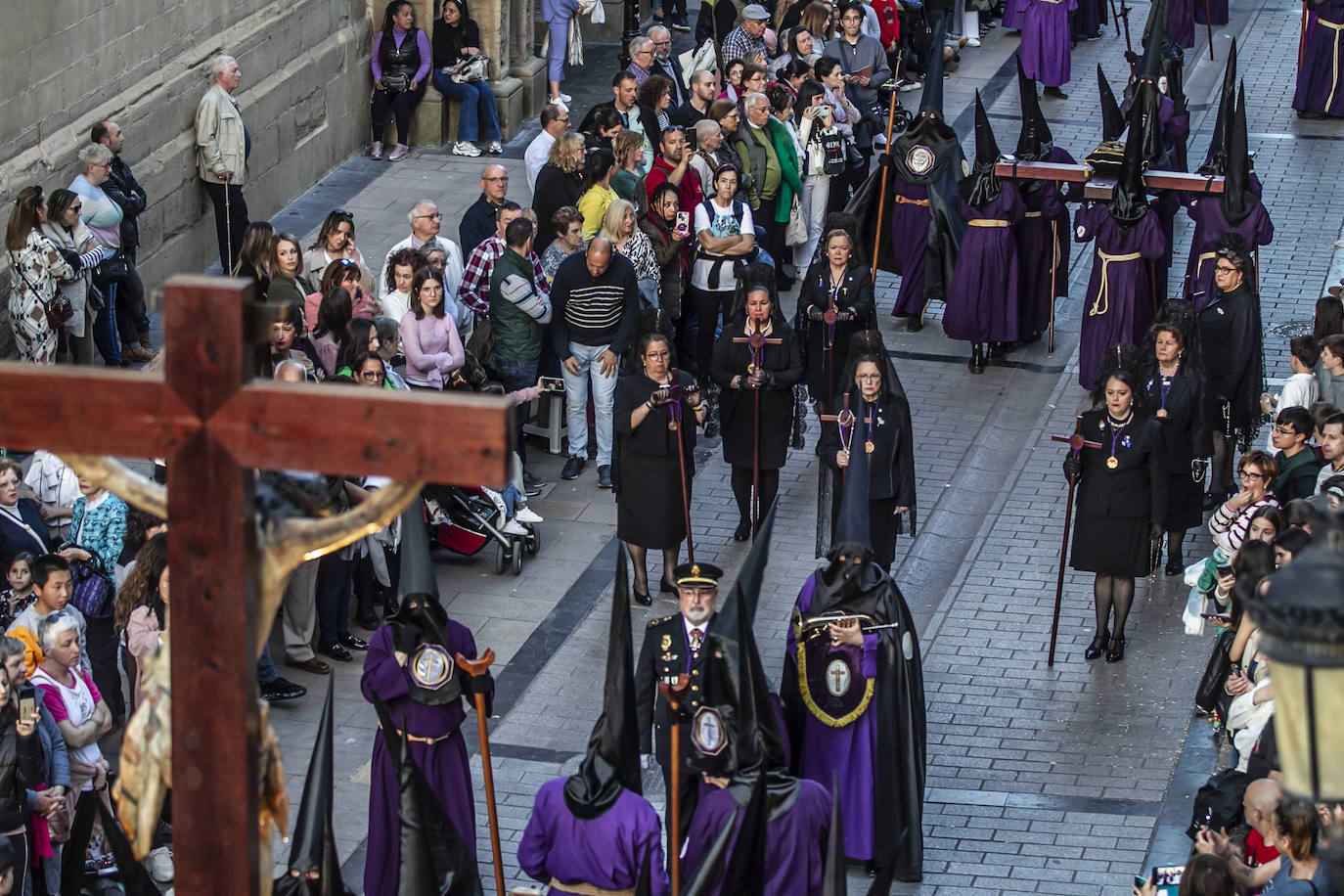 La procesión del Santo Entierro llena Logroño