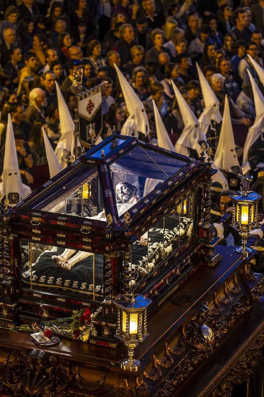 La procesión del Santo Entierro llena Logroño