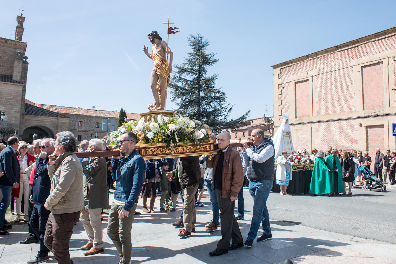 Procesión de Cristo Resucitado en Santo Domingo de la Calzada