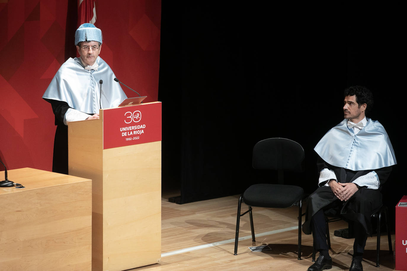 Pablo Sáinz-Villegas, investido Doctor Honoris Causa de la UR