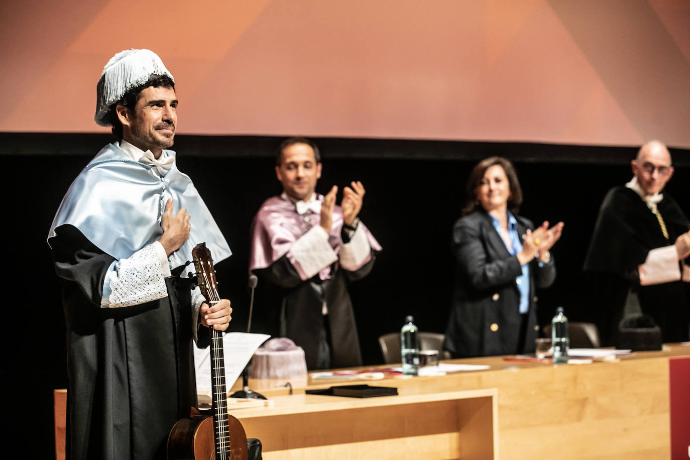 Pablo Sáinz-Villegas, investido Doctor Honoris Causa de la UR