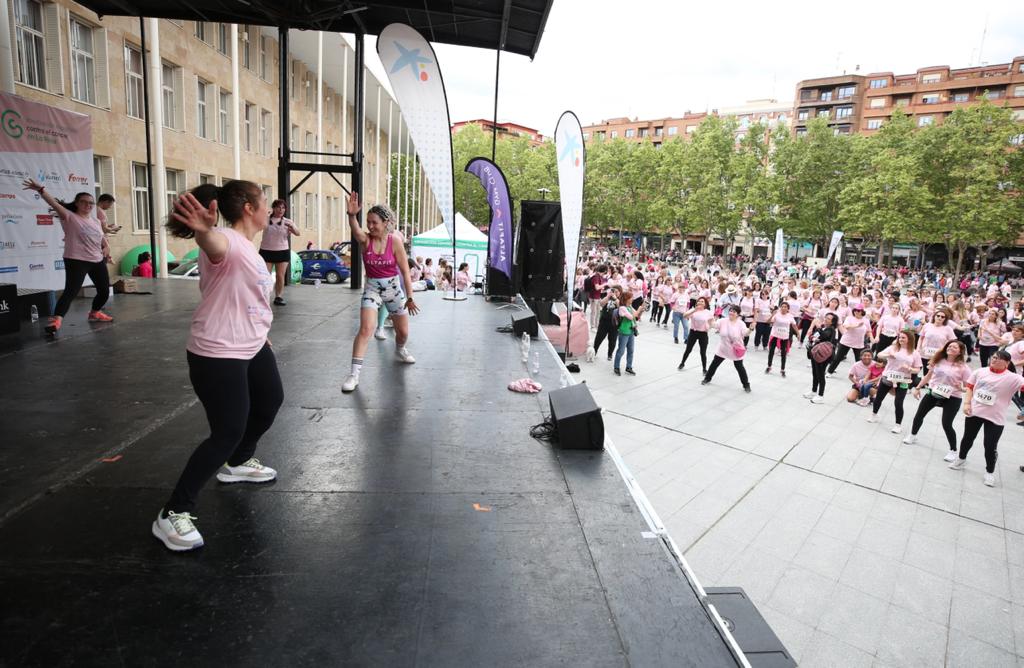 Clase de zumba tras la Carrera de la Mujer de Logroño